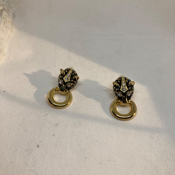 Kenneth J Lane GOLD BLACK ENAMEL CLIP EARRINGS | Panthère Classic 1980's Panther - Picture 10 of 13